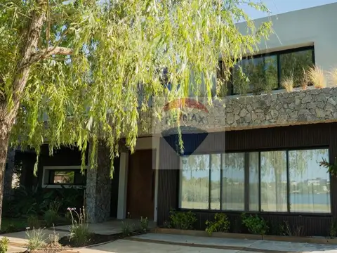 Casa en Venta en Belen de Escobar, USD 780.000