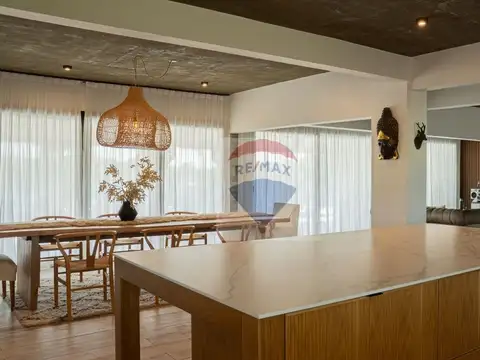 VENTA CASA 4 AMB + PILETA + GIMNASIO EN SAN BENITO