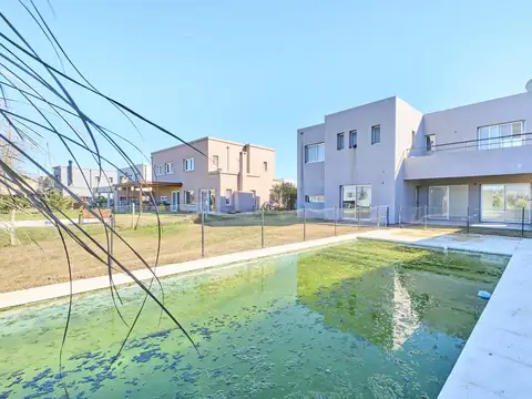 Venta Casa en San Matias 6 ambientes Jardin Pileta Galeria