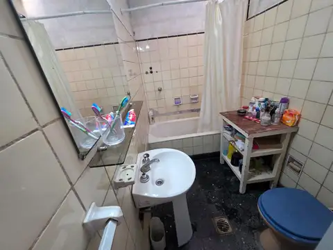 Venta casa 3 ambientes en Bernal.