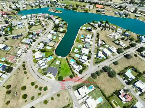 Lote 790 metros al Lago en Santo Domingo, CANING