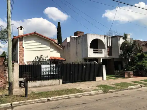 Casa 3 ambientes a la venta en José C Paz  CENTRO