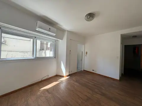 Alquiler de Departamento Monoambiente Piso Alto, Apto Profesional en caballito