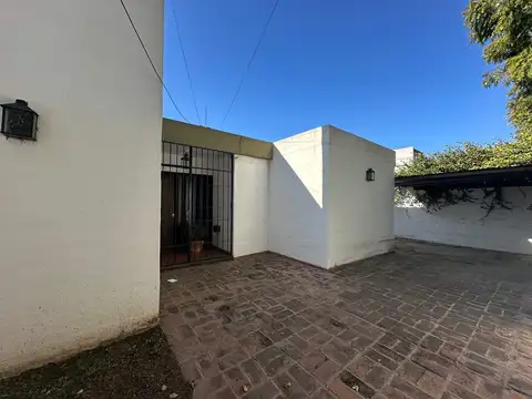 Casa 11 ambientes con 3 baños