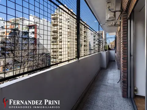 RETASADO | Semipiso de 4 ambientes con balcón al frente y con lavadero independiente