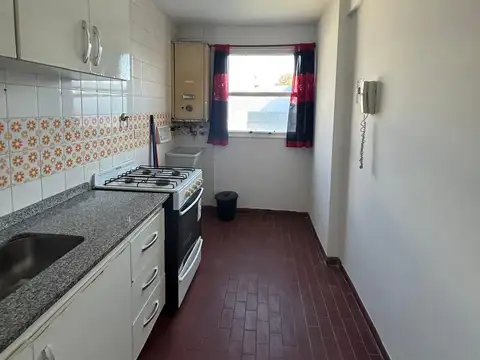 MONOAMBIENTE CONTRAFRENTE CON BALCON