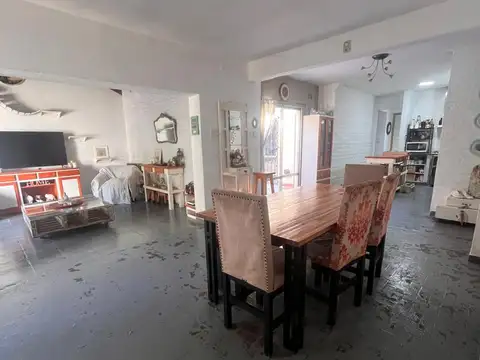 Casa 5 ambientes con 2 baños