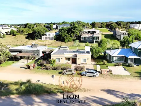 Venta casa Coste Esmeralda 4 ambientes con piscina