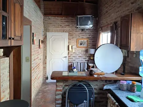 Oficina en Alquiler en Villa Santos Tesei, $ 400