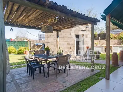 Casa en Venta con 2 cocheras
