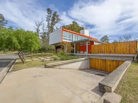 VENTA DE CASA 3 DORM JARDIN INGLES VALLE ESCONDIDO