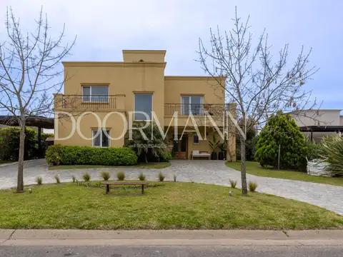 Casa en venta a la laguna San Benito