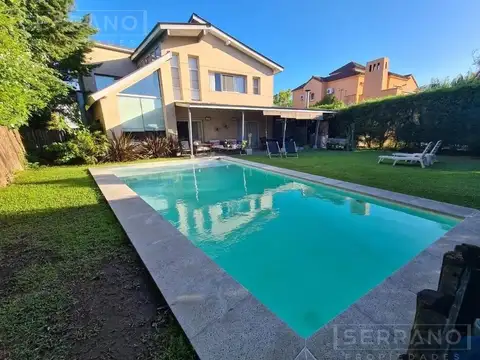 Alquiler temporal casa 4 ambientes con piscina en  Las Glorietas, Nordelta.