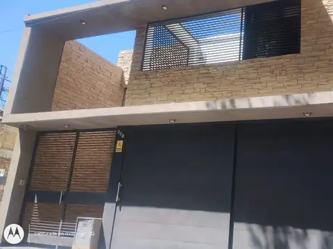 Casa Duplex 4ta oeste 8 años antiguedad