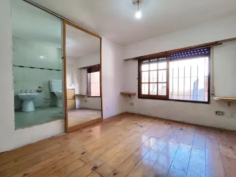 Depto Tipo Casa 4 ambientes con 2 baños