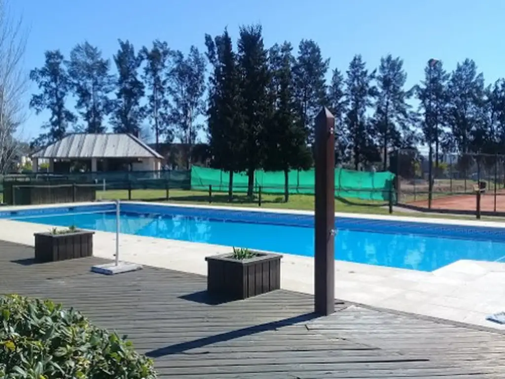Áreas comunes piscina en Nordelta - Lago Escondido