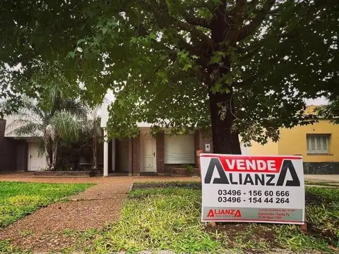 IMPONENTE CASA EN HUMBOLDT