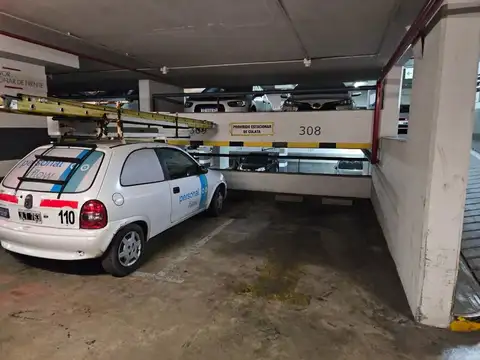 COCHERA COBIERTA EN RECOLETA