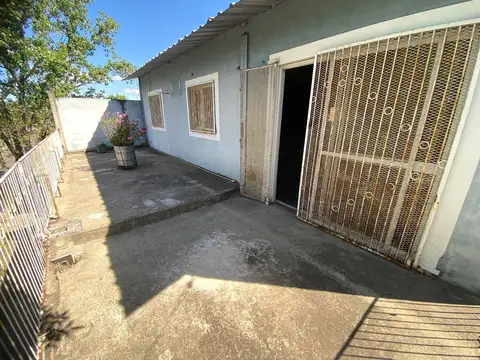 Casa 8 ambientes con 3 baños