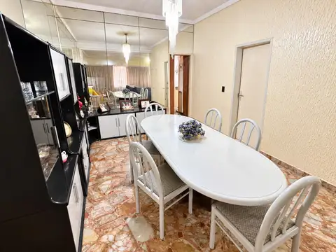 Casa 4 ambientes con 3 baños
