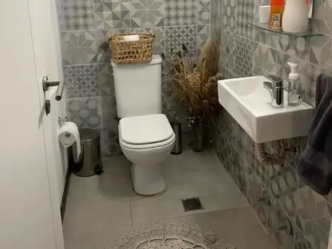 Casa en Venta con 3 cocheras