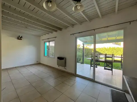 Casa en Alquiler con 1 cochera