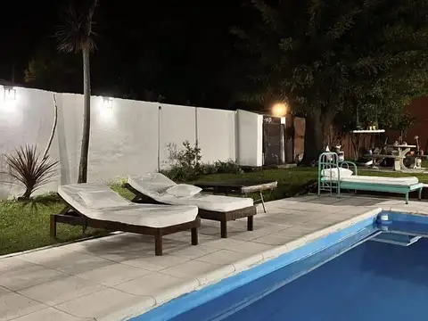 Casa 5 ambientes con 2 baños