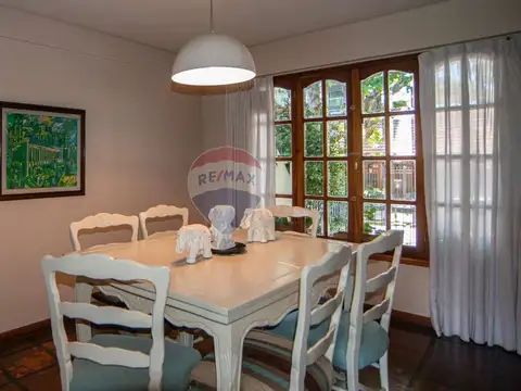 VENTA CASA 4 AMB COCHERA JARDIN PISCINA QUILMES