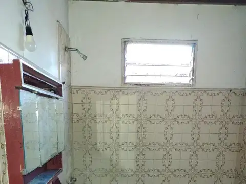 CHALET CON ESTRUCTURA DE ÉPOCA MUY SÓLIDA Y CONSERVADA