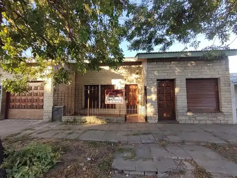 CHALET CON ESTRUCTURA DE ÉPOCA MUY SÓLIDA Y CONSERVADA