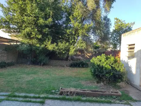 CHALET CON ESTRUCTURA DE ÉPOCA MUY SÓLIDA Y CONSERVADA