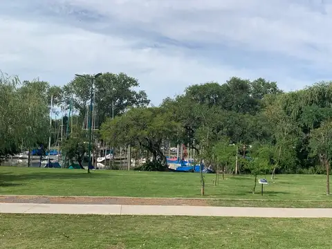 Casa en venta en el bajo de San Isidro al lado del Puerto