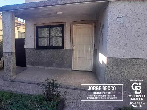 Casa en venta 4 ambientes en Jose Leon Suarez con jardin, cochera y terraza