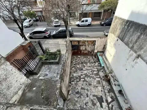 Monte Castro - PH 5 ambientes al frente con ingreso independiente - SIN EXPENSAS