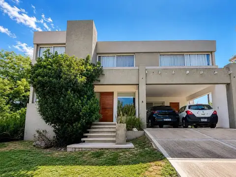 VENTA CASA 5 DORMI ALTO WARCALDE LA CALERA CBA