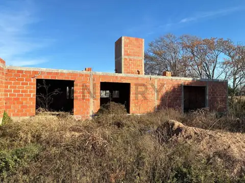 Casa 7 ambientes con 2 baños