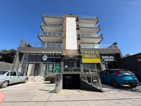 Departamento 2 ambientes con cochera ubicado en la avenida martin fierro a pasos del polo gastronomi
