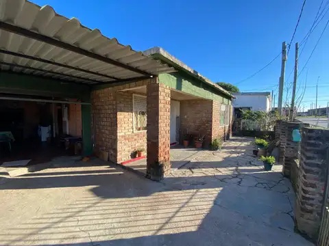 Venta casa dos dormitorios y monoambiente en Pando