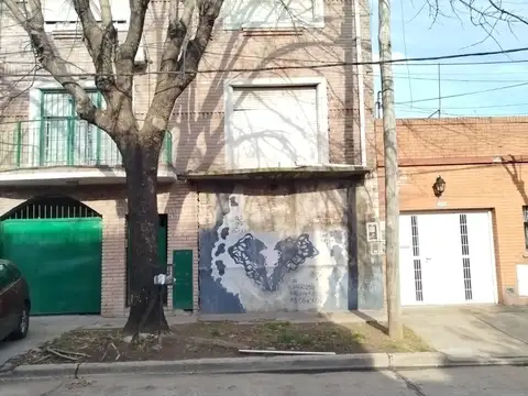 Duplex de 3 ambientes con garage a terminar-    98 m2 totales