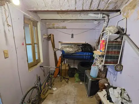 Cerrito 1048/50 - Casa de Pasillo a Reciclar Barrio Abasto