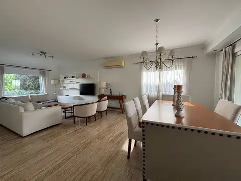 Casa en Alquiler de 4 dormitorios