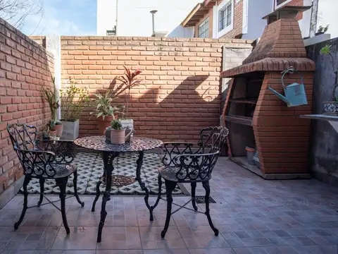 Almirante Brown  al 400, Ramos Mejia Sur