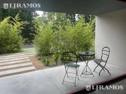 Casa al agua en barrio La laguna -Rincón de Milberg