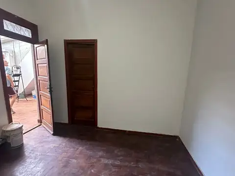 Depto Tipo Casa en Alquiler en Villa Dominico, $ 450.000