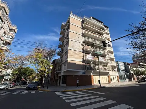 Emilio Mitre 1400