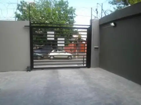 Cochera En Venta En Quilmes