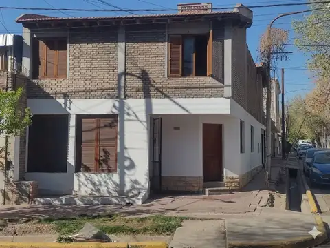 Venta de casa dos plantas en san jose guaymallén