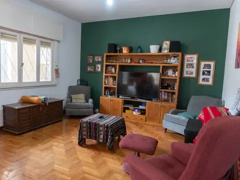 VENTA CASA 2 DORM + COCHERA + TERRAZA BURZACO