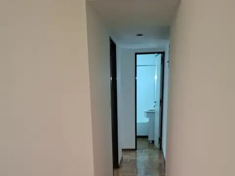 Amplio y luminoso  dto  3 ambientes con balcón y lavadero - DESTINO VIVIENDA O APTO PROFESIONAL.