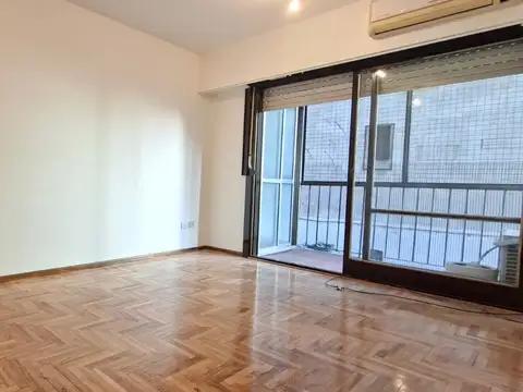 Amplio y luminoso  dto  3 ambientes con balcón y lavadero - DESTINO VIVIENDA O APTO PROFESIONAL.